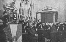 Métaxas lors d'un rassemblement de Phalangistes.